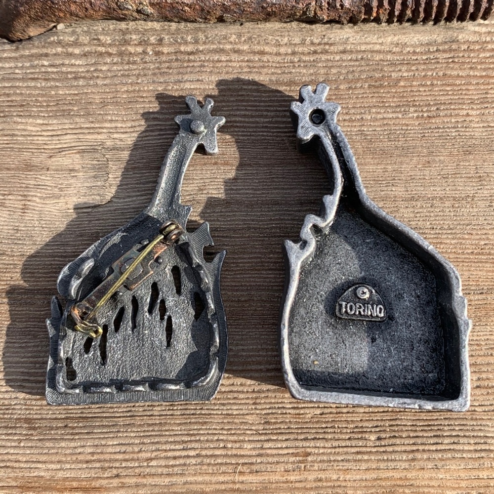Pewter Giraffe Pin/Box - Picture 5 of 6